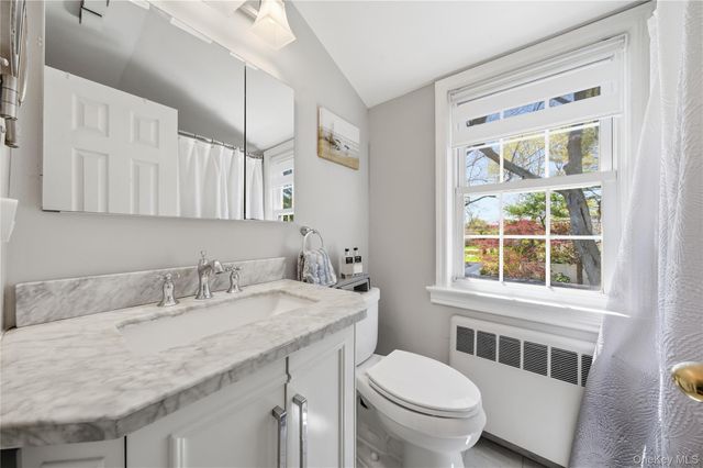 93 S Bay Avenue, Brightwaters, NY 11718