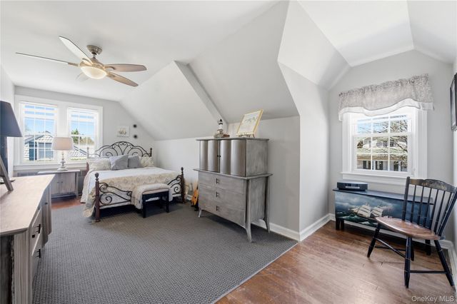 93 S Bay Avenue, Brightwaters, NY 11718