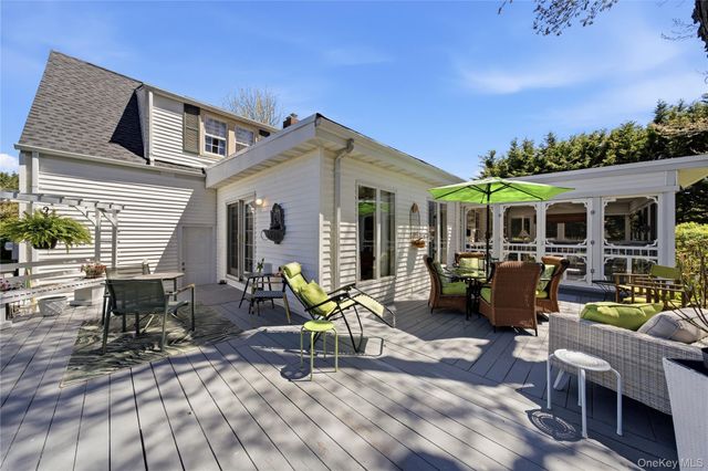 93 S Bay Avenue, Brightwaters, NY 11718