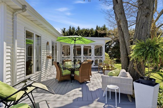 93 S Bay Avenue, Brightwaters, NY 11718
