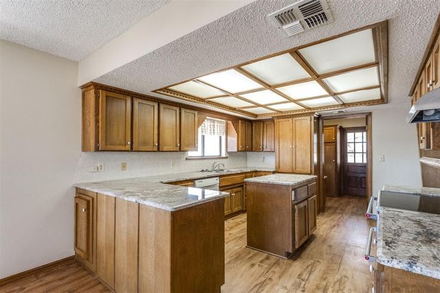 25073 Roselawn Road, Blanchard, OK 73010