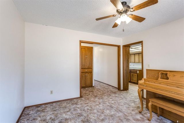 25073 Roselawn Road, Blanchard, OK 73010