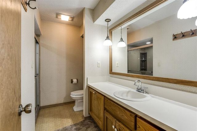 25073 Roselawn Road, Blanchard, OK 73010