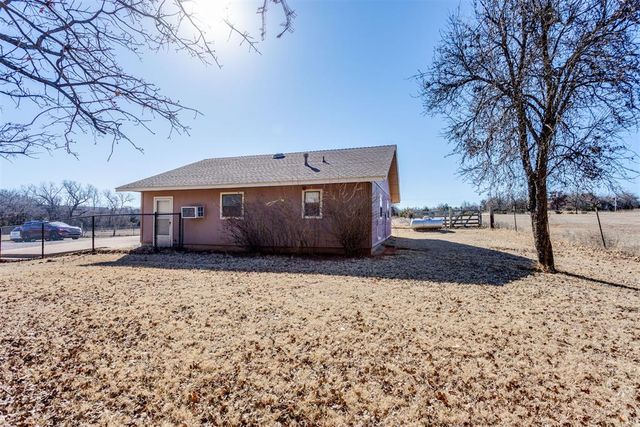25073 Roselawn Road, Blanchard, OK 73010