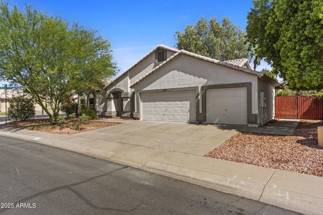 1135 W SEA FOG Drive, Gilbert, AZ 85233