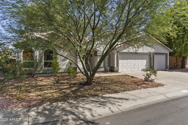 1135 W SEA FOG Drive, Gilbert, AZ 85233