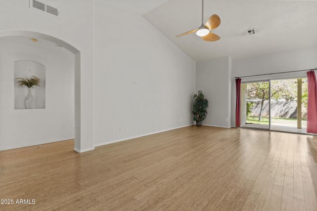 1135 W SEA FOG Drive, Gilbert, AZ 85233