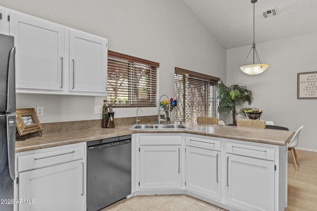 1135 W SEA FOG Drive, Gilbert, AZ 85233