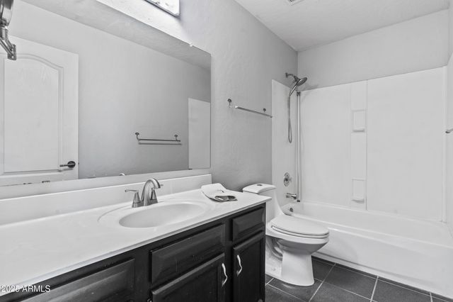 1135 W SEA FOG Drive, Gilbert, AZ 85233