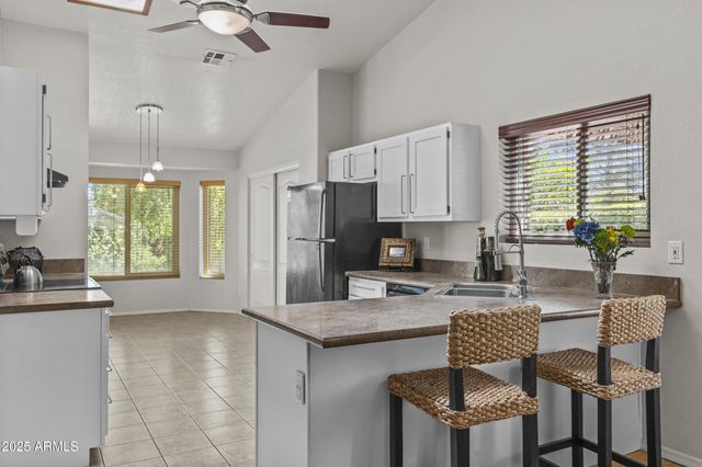 1135 W SEA FOG Drive, Gilbert, AZ 85233