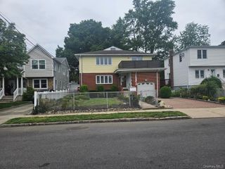 55 Juniper Road A, Port Washington, NY 11050