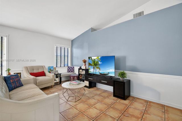 19238 NW 19th St, Pembroke Pines, FL 33029