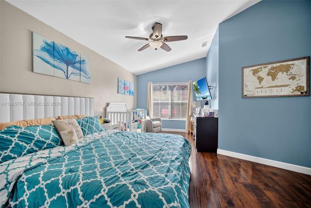 19238 NW 19th St, Pembroke Pines, FL 33029