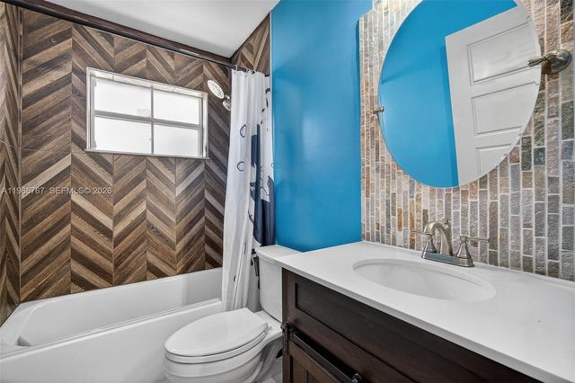 19238 NW 19th St, Pembroke Pines, FL 33029