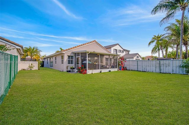 19238 NW 19th St, Pembroke Pines, FL 33029