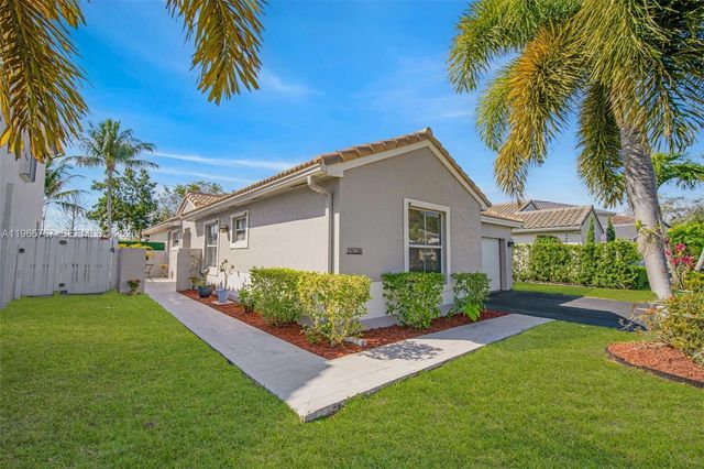 19238 NW 19th St, Pembroke Pines, FL 33029