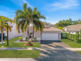 19238 NW 19th St, Pembroke Pines, FL 33029