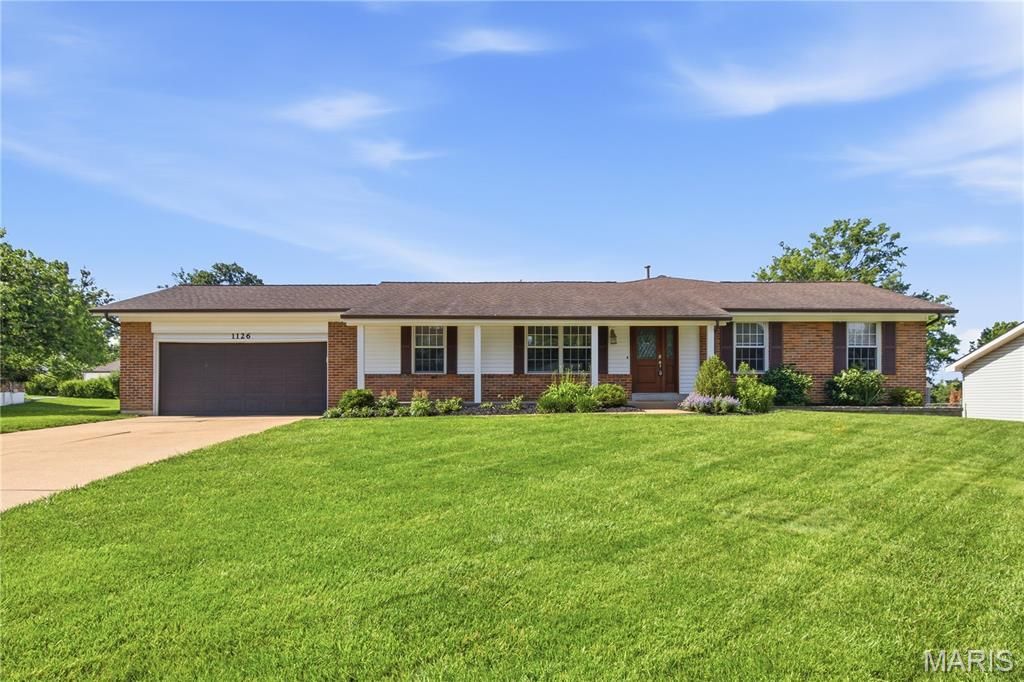 1126 Sombrero Trail, Ellisville, MO 63011