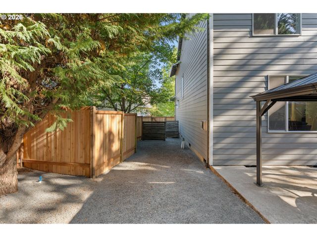 6316 Se KARPSTEIN Pl, Hillsboro, OR 97123