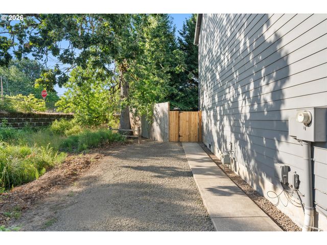 6316 Se KARPSTEIN Pl, Hillsboro, OR 97123