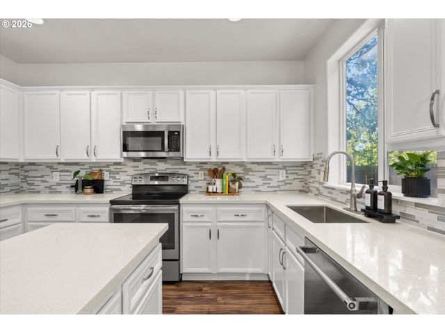 6316 Se KARPSTEIN Pl, Hillsboro, OR 97123