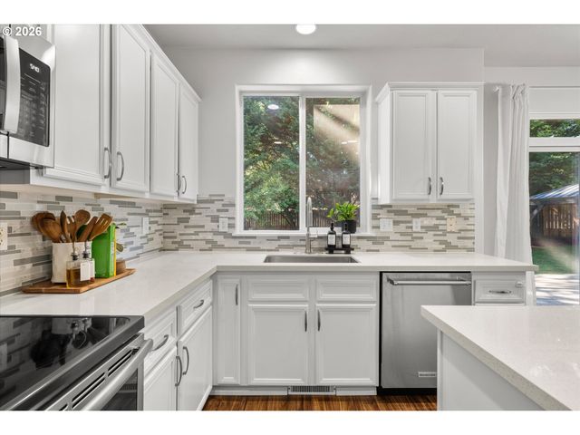 6316 Se KARPSTEIN Pl, Hillsboro, OR 97123