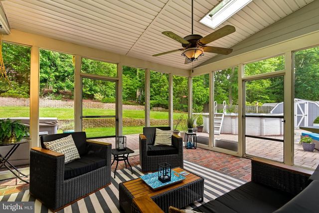 16 REDWOOD DR, Toms River, NJ 08753