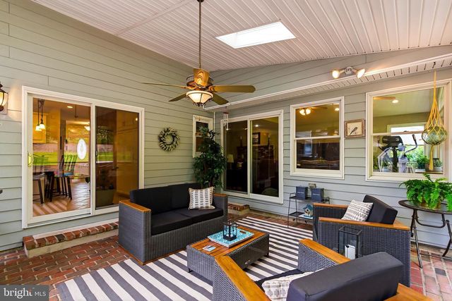 16 REDWOOD DR, Toms River, NJ 08753