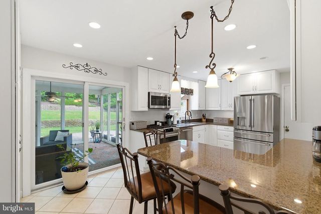 16 REDWOOD DR, Toms River, NJ 08753