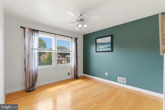 16 REDWOOD DR, Toms River, NJ 08753