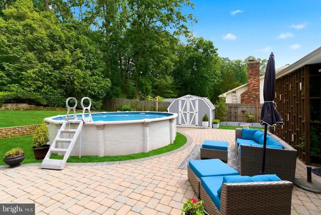 16 REDWOOD DR, Toms River, NJ 08753