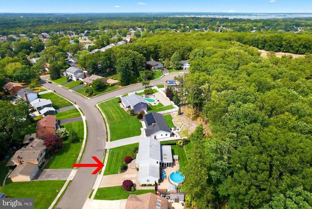 16 REDWOOD DR, Toms River, NJ 08753