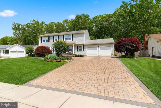16 REDWOOD DR, Toms River, NJ 08753