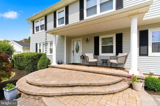 16 REDWOOD DR, Toms River, NJ 08753