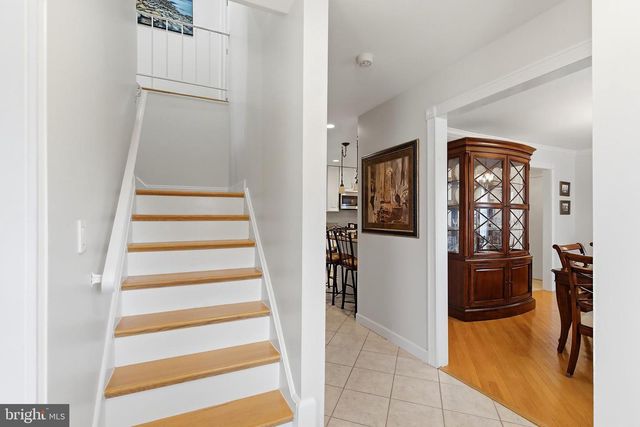 16 REDWOOD DR, Toms River, NJ 08753