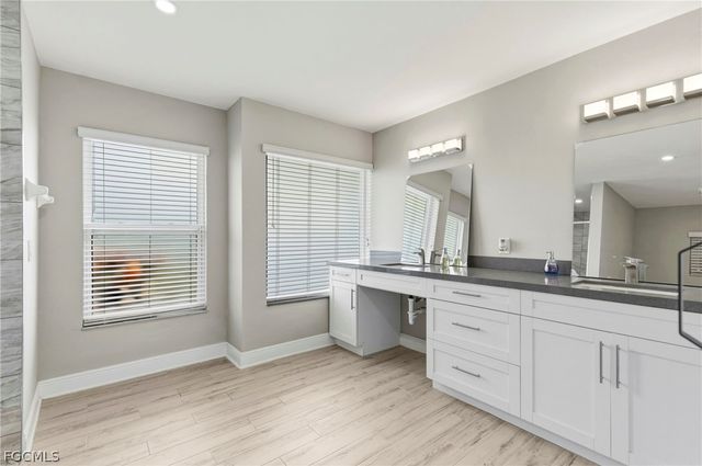 11883 King James CT, Cape Coral, FL 33991