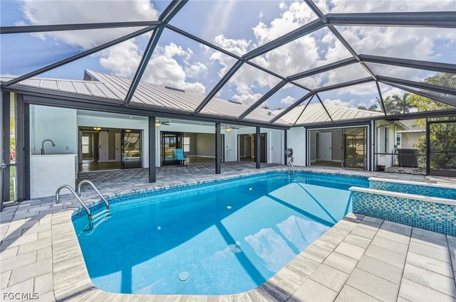 11883 King James CT, Cape Coral, FL 33991