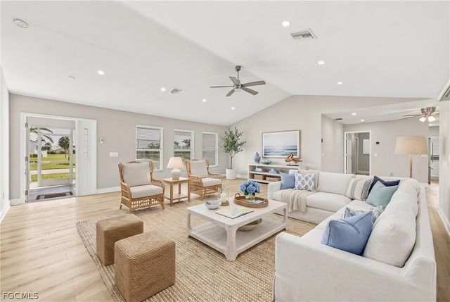 11883 King James CT, Cape Coral, FL 33991