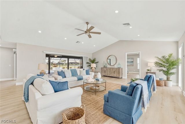 11883 King James CT, Cape Coral, FL 33991