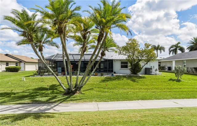 11883 King James CT, Cape Coral, FL 33991