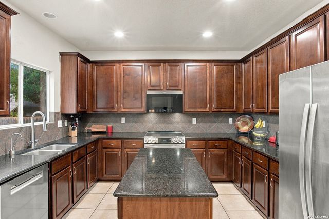 7618 PRESIDIO CRST, Boerne, TX 78015