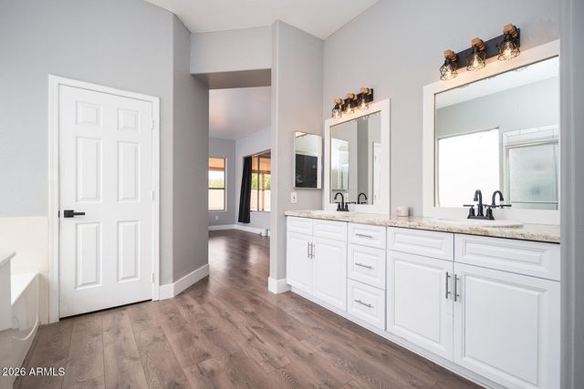1740 S HERITAGE Drive, Gilbert, AZ 85295