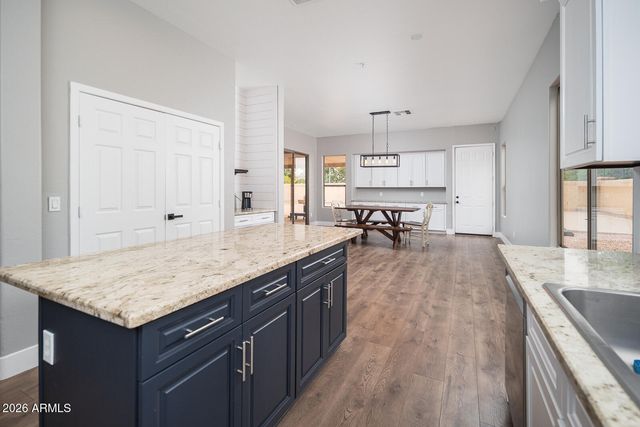 1740 S HERITAGE Drive, Gilbert, AZ 85295