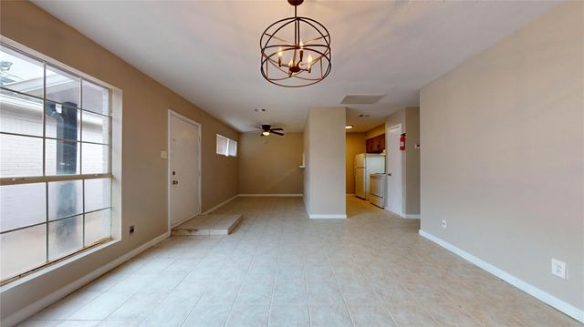 5017 Mallow Street, Houston, TX 77033