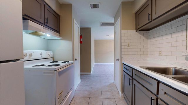 5017 Mallow Street, Houston, TX 77033