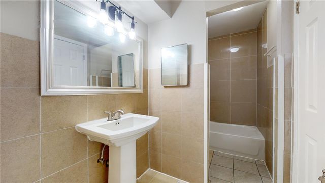 5017 Mallow Street, Houston, TX 77033