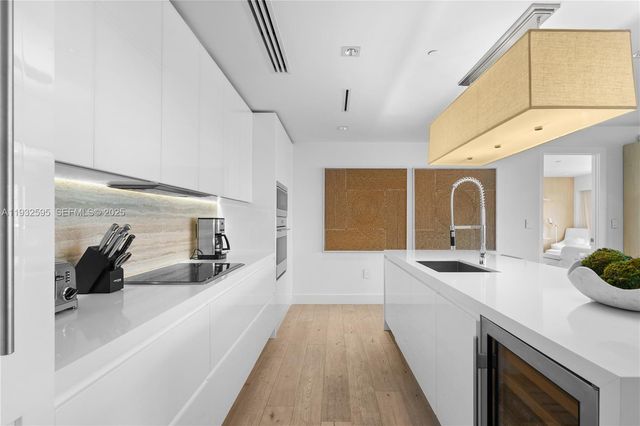 102 24th St PH-1706, Miami Beach, FL 33139