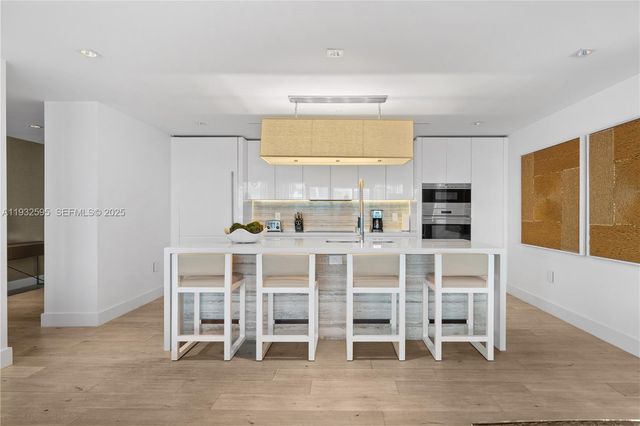 102 24th St PH-1706, Miami Beach, FL 33139