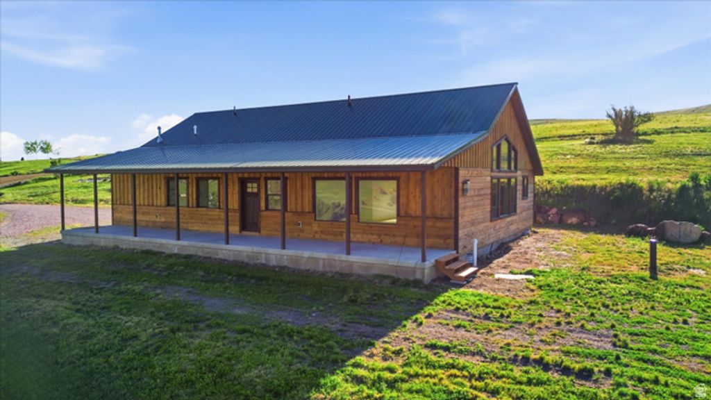 Image 2 of property listing at 7846 N VALLEY VIEW DR, Preston, ID 83263