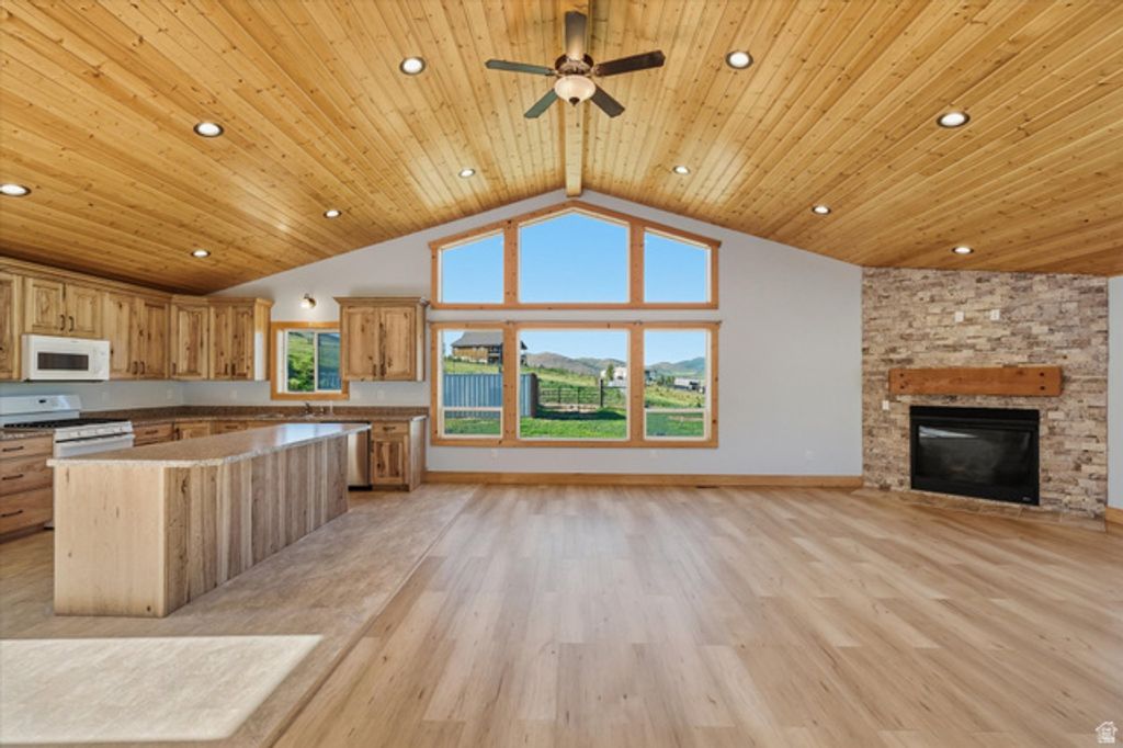 Image 5 of property listing at 7846 N VALLEY VIEW DR, Preston, ID 83263